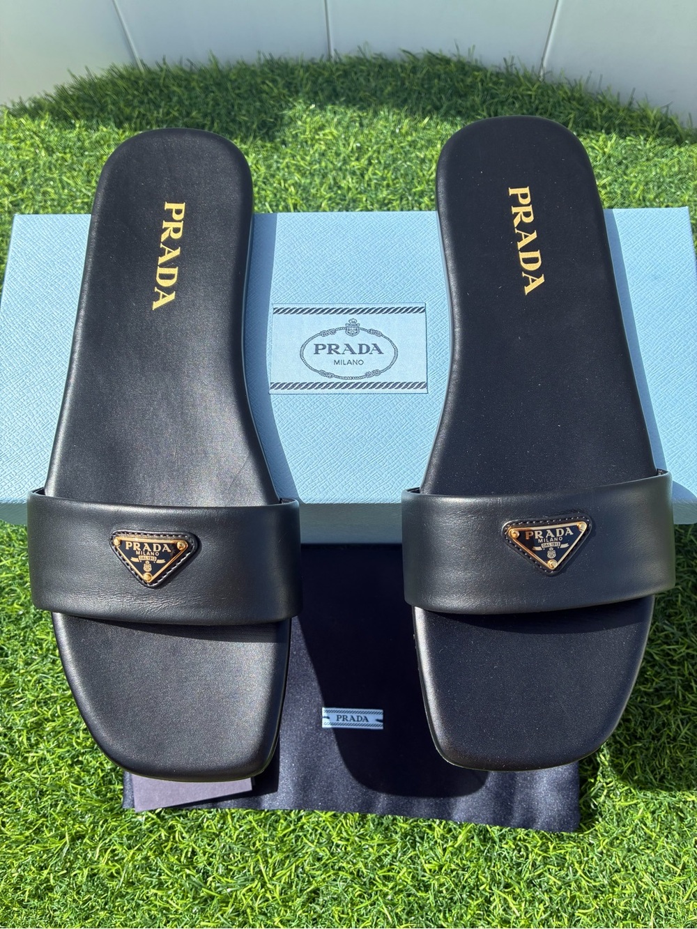 PRADA SLIDE SANDAL MULE BLACK LEATHER WITH METAL TRIANGLE LOGO SZ 41 NEW